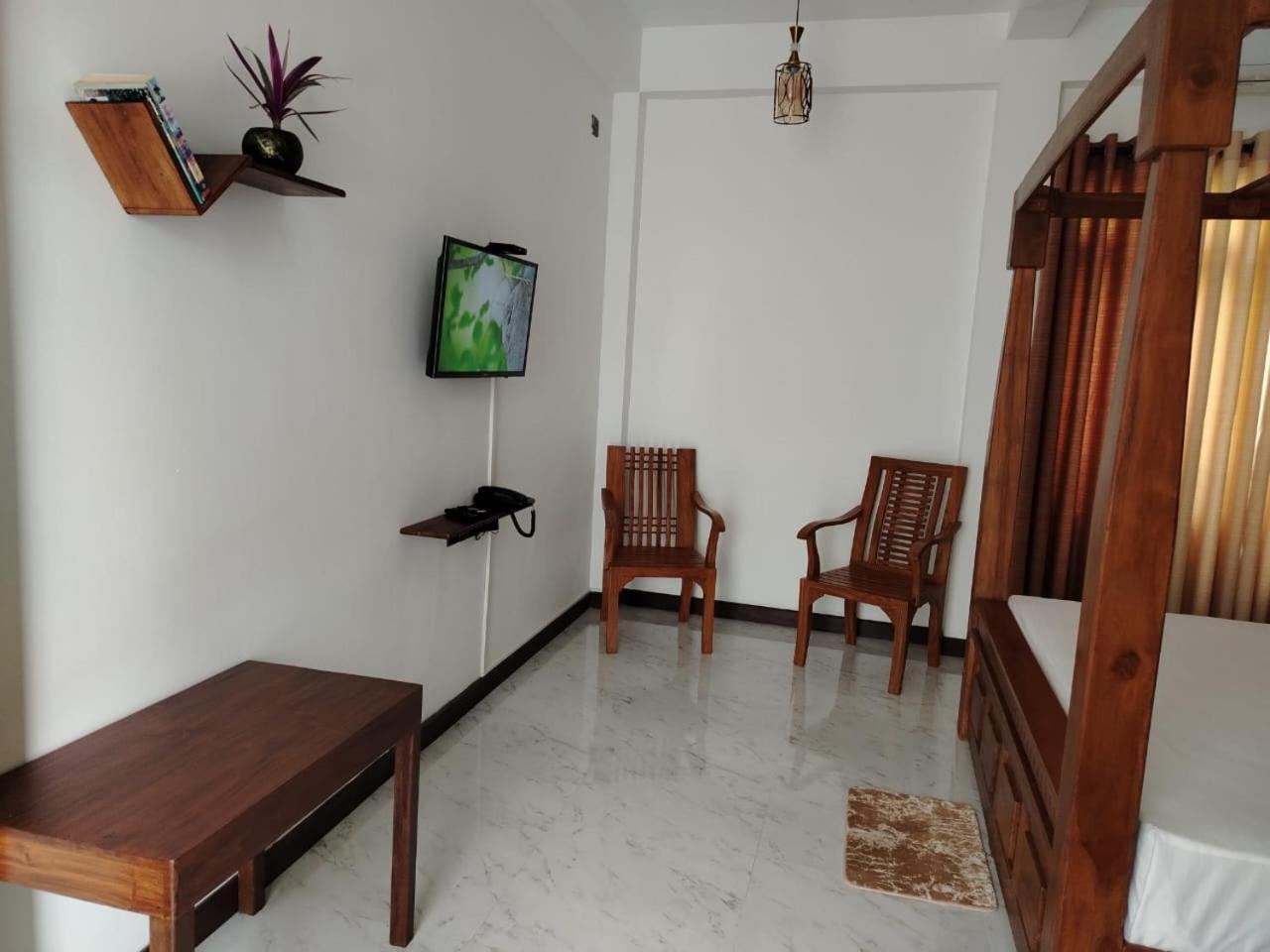 Diora Hotel Ratnapura Exterior photo