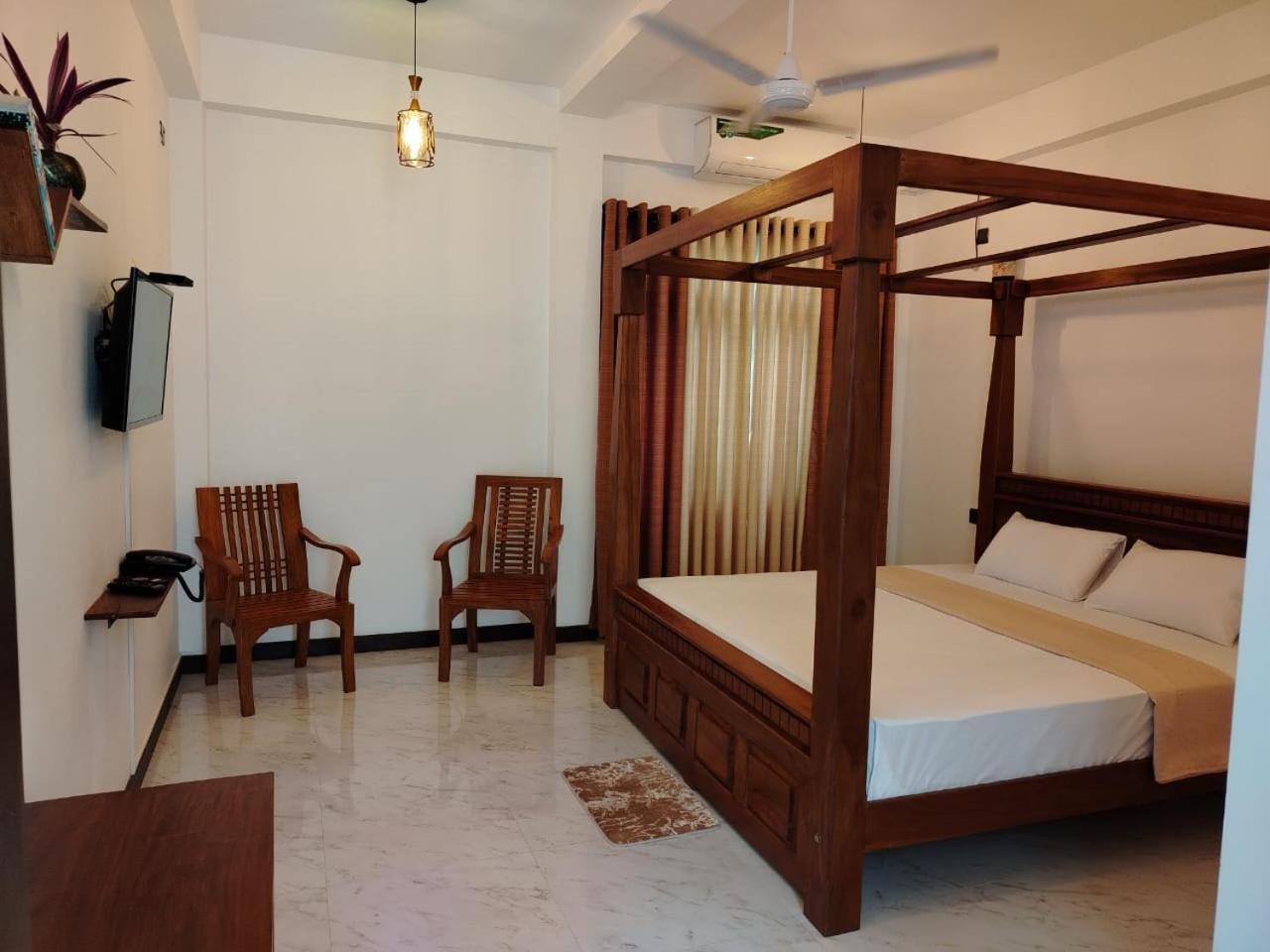 Diora Hotel Ratnapura Exterior photo