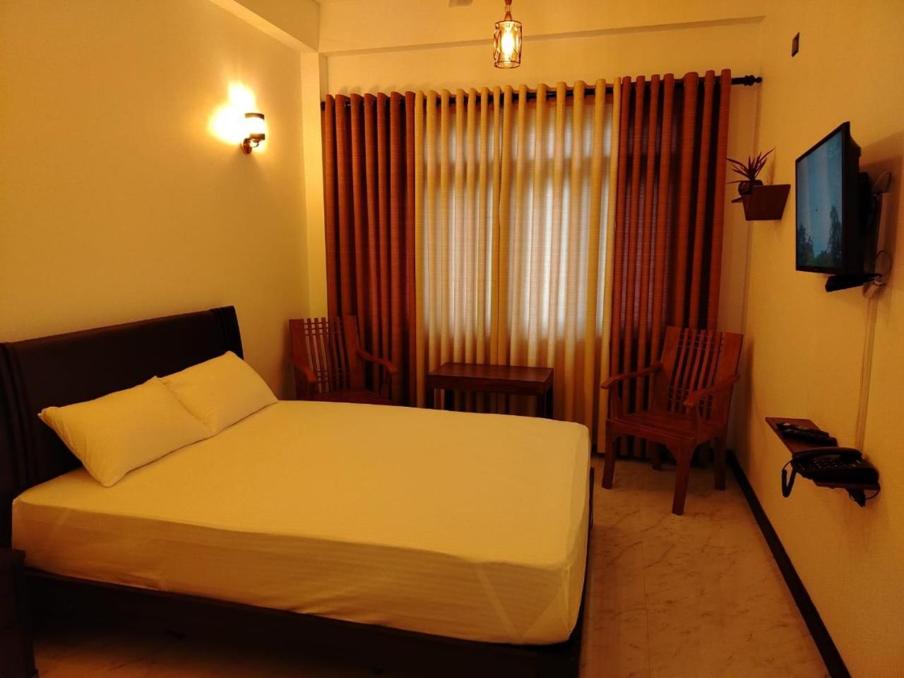 Diora Hotel Ratnapura Exterior photo