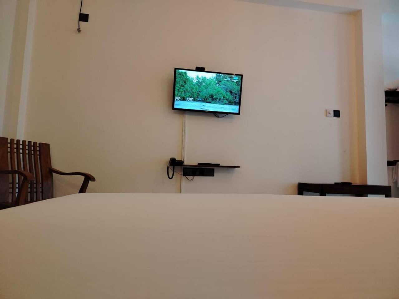 Diora Hotel Ratnapura Exterior photo