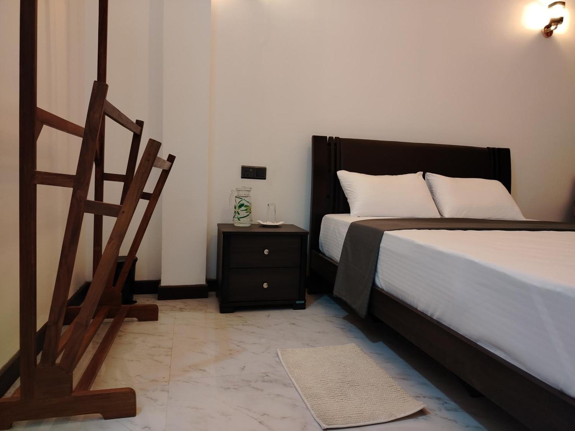Diora Hotel Ratnapura Exterior photo