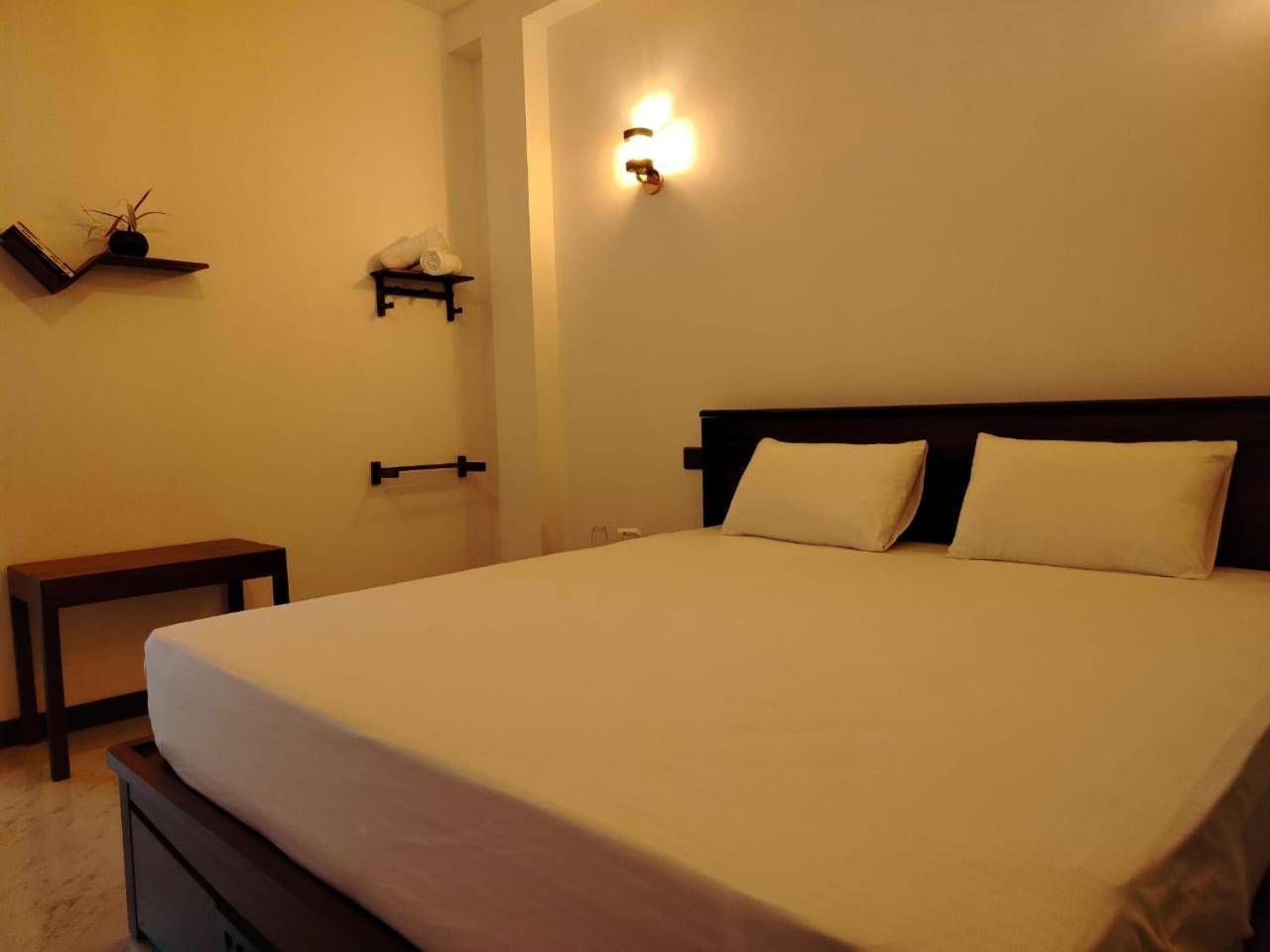 Diora Hotel Ratnapura Exterior photo