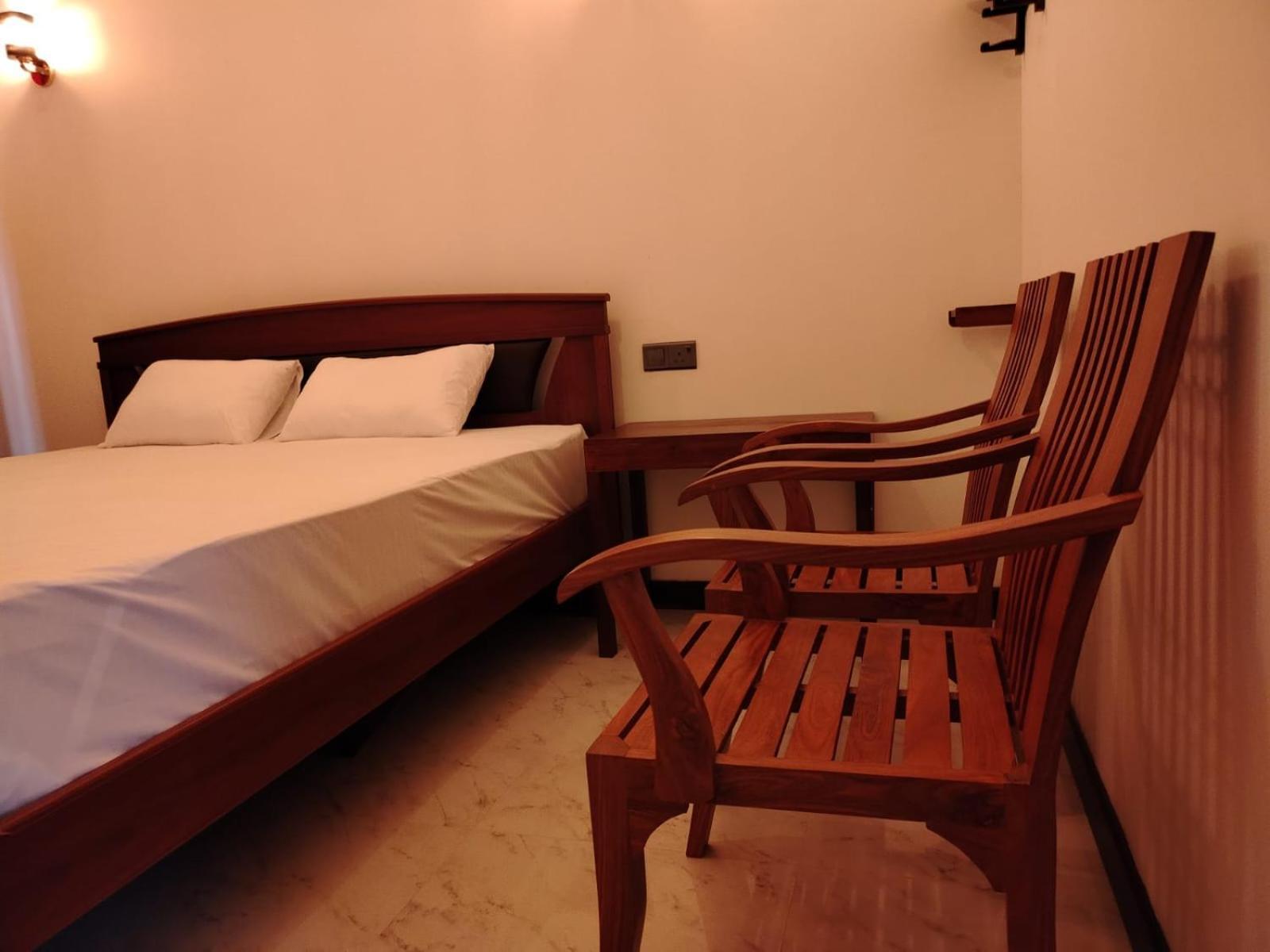 Diora Hotel Ratnapura Exterior photo